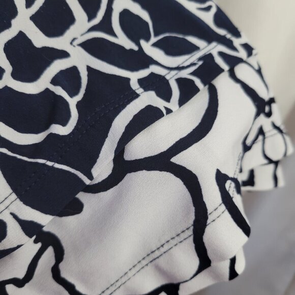 Susan Graver QVC Top Black White Geometric Medium Mock layer hem Liquid Knit EUC - Picture 4 of 8